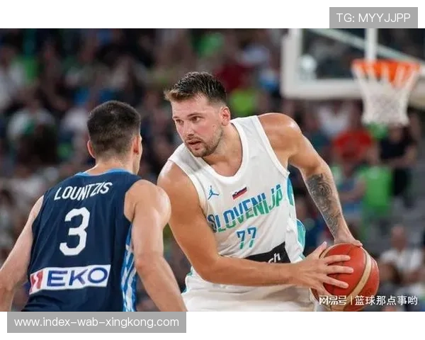 东契奇三双封神！独行侠靠他续命