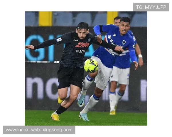 意甲那不勒斯边路配合精妙,禁区多次建立威胁