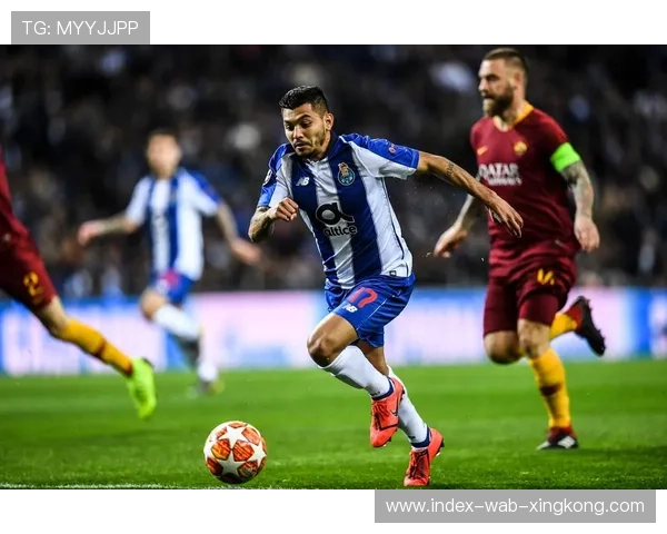 波尔图连续传递让对手顾此失彼,完美演绎足球艺术