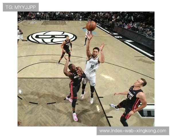 西蒙斯回合推进极具侵略性